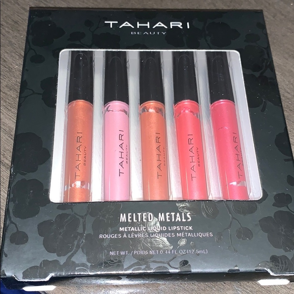 Tahari Beauty Metallic Liquid Lipstick 💄
